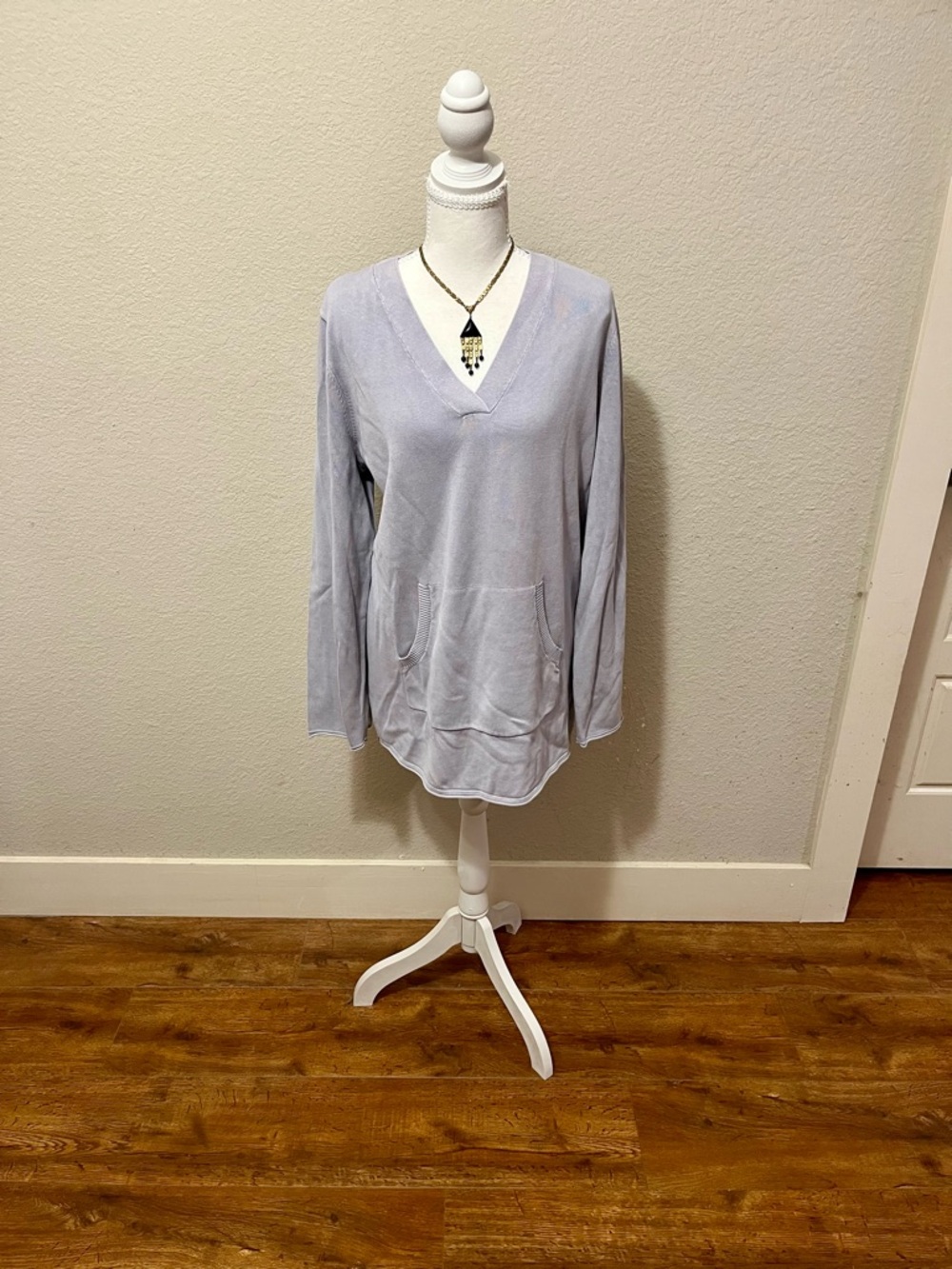 Barefoot Dreams 100% Cotton Sun bleached V neck Pullover
